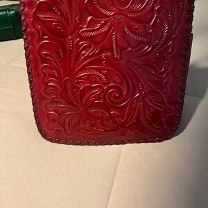 Patricia Nash brand new rose tooled flap messenger crossbody bag